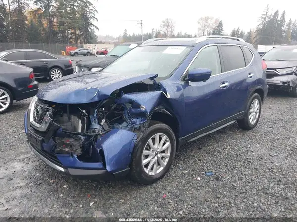 JN8AT2MV9JW343907 2018 NISSAN ROGUE - Image 2