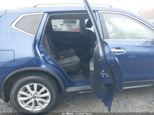 JN8AT2MV9JW343907 2018 NISSAN ROGUE - Image 8