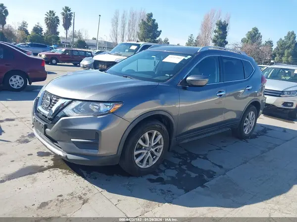 JN8AT2MV9JW352123 2018 NISSAN ROGUE - Image 2