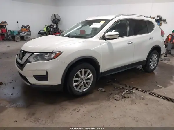 JN8AT2MV9JW352235 2018 NISSAN ROGUE - Image 2