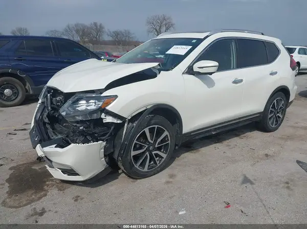 JN8AT2MV9JW352591 2018 NISSAN ROGUE - Image 2