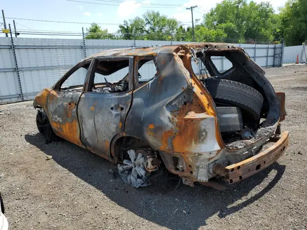 JN8AT2MV9KW370560 2019 NISSAN ROGUE - Image 2