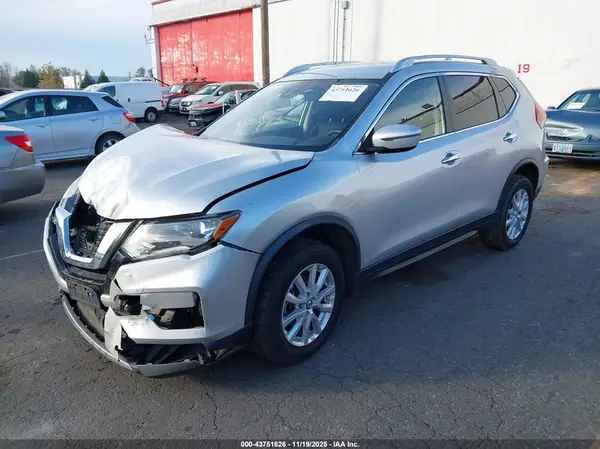 JN8AT2MV9KW372342 2019 NISSAN ROGUE - Image 2