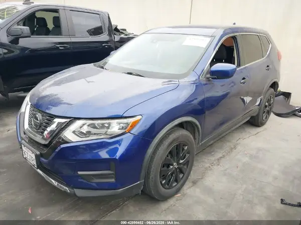 JN8AT2MV9KW375063 2019 NISSAN ROGUE - Image 2