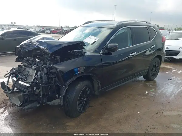 JN8AT2MV9KW375158 2019 NISSAN ROGUE - Image 2