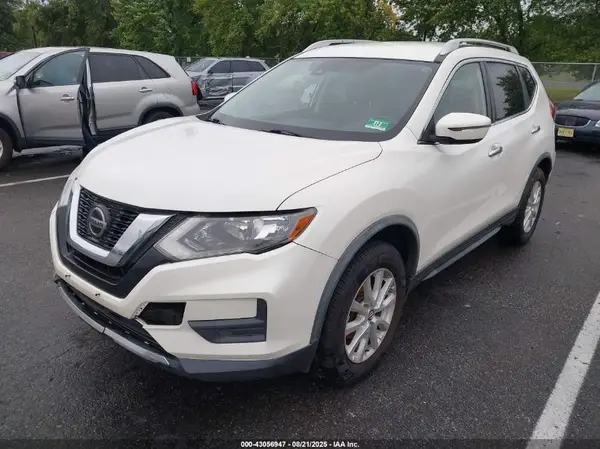 JN8AT2MV9KW377332 2019 NISSAN ROGUE - Image 2