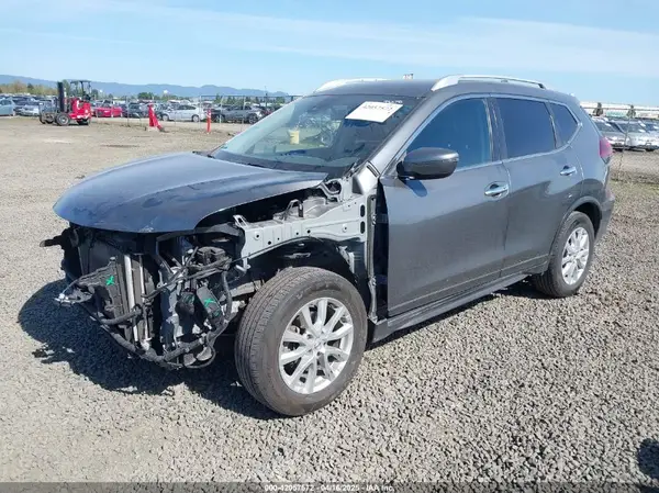 JN8AT2MV9KW379811 2019 NISSAN ROGUE - Image 2