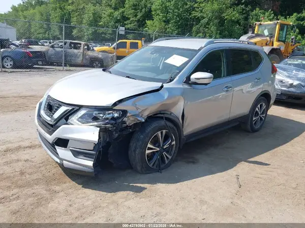 JN8AT2MV9KW380621 2019 NISSAN ROGUE - Image 2