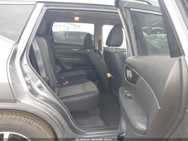 JN8AT2MV9KW385401 2019 NISSAN ROGUE - Image 8