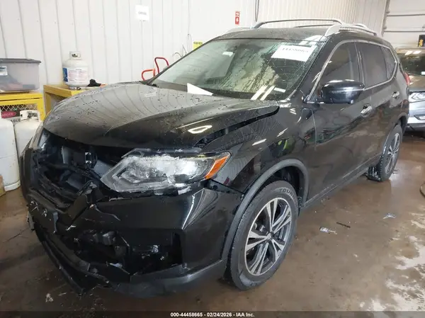 JN8AT2MV9KW387570 2019 NISSAN ROGUE - Image 2