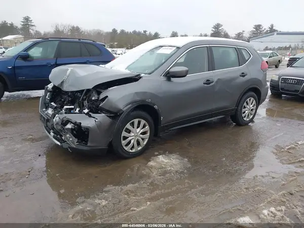 JN8AT2MV9KW388749 2019 NISSAN ROGUE - Image 2