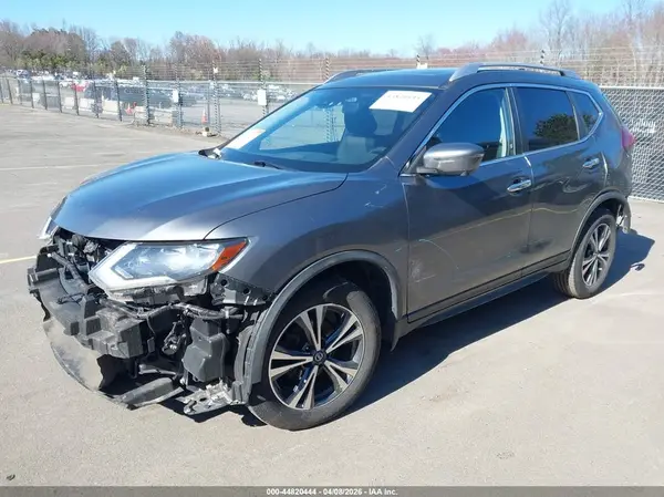 JN8AT2MV9KW392879 2019 NISSAN ROGUE - Image 2