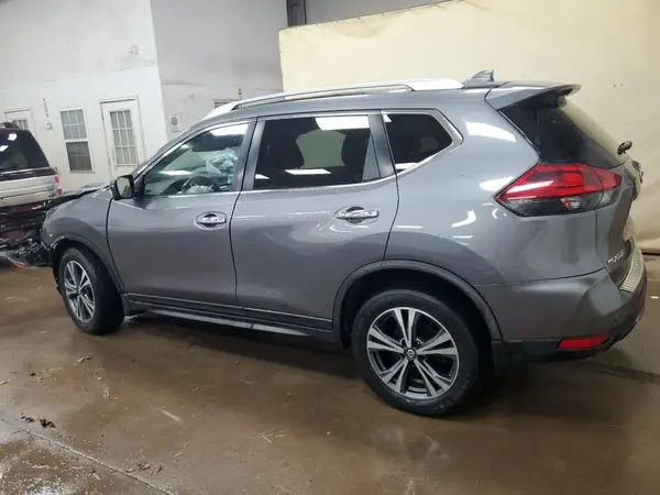 JN8AT2MV9KW393790 2019 NISSAN ROGUE - Image 2