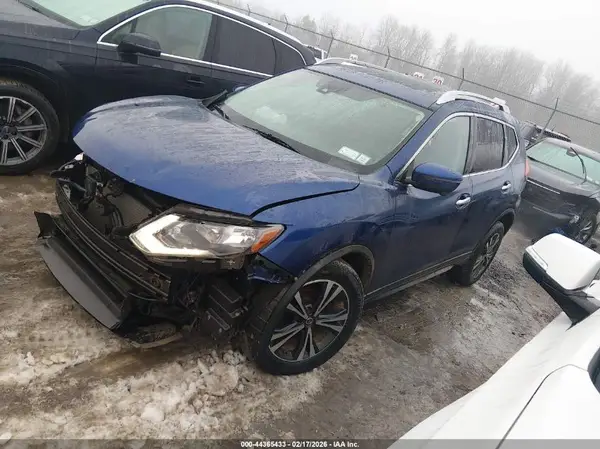 JN8AT2MV9KW394082 2019 NISSAN ROGUE - Image 2