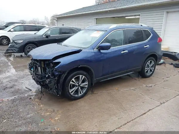 JN8AT2MV9KW396138 2019 NISSAN ROGUE - Image 2
