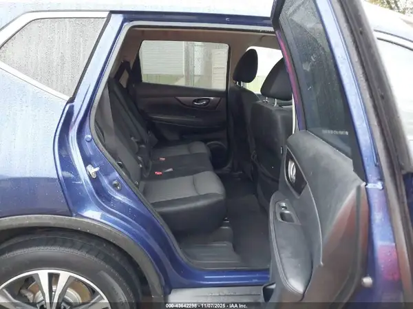 JN8AT2MV9KW396138 2019 NISSAN ROGUE - Image 8