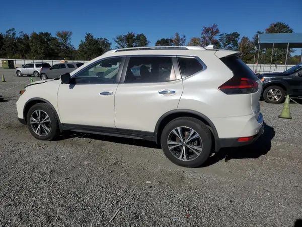 JN8AT2MV9LW102061 2020 NISSAN ROGUE - Image 2