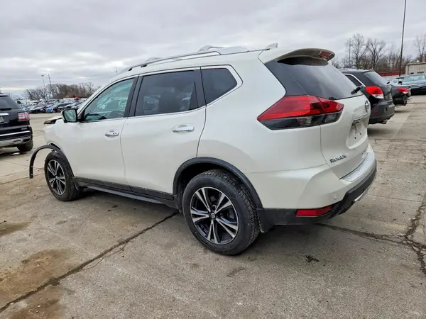 JN8AT2MV9LW104571 2020 NISSAN ROGUE - Image 2