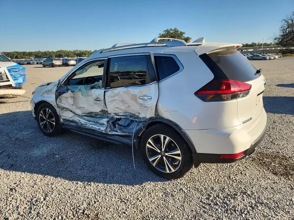 JN8AT2MV9LW107809 2020 NISSAN ROGUE - Image 2