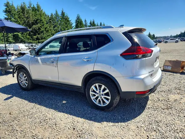 JN8AT2MV9LW139076 2020 NISSAN ROGUE - Image 2