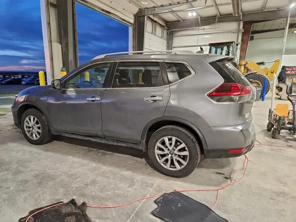 JN8AT2MV9LW139109 2020 NISSAN ROGUE - Image 2