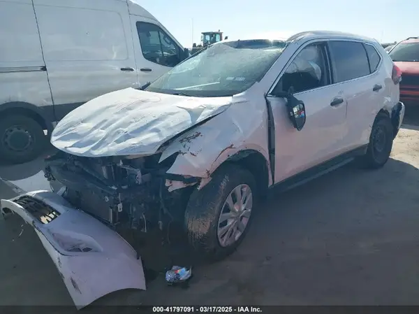 JN8AT2MV9LW139224 2020 NISSAN ROGUE - Image 2