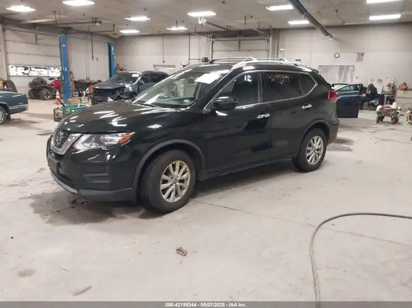 JN8AT2MV9LW140888 2020 NISSAN ROGUE - Image 2