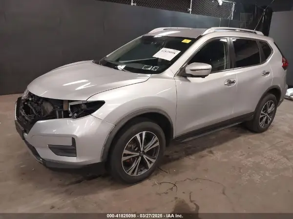 JN8AT2MV9LW140955 2020 NISSAN ROGUE - Image 2