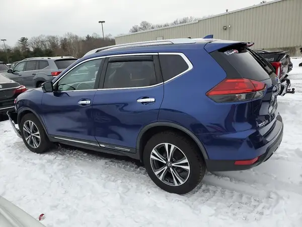 JN8AT2MVXHW005507 2017 NISSAN ROGUE - Image 2