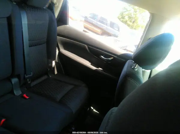 JN8AT2MVXHW006382 2017 NISSAN ROGUE - Image 8