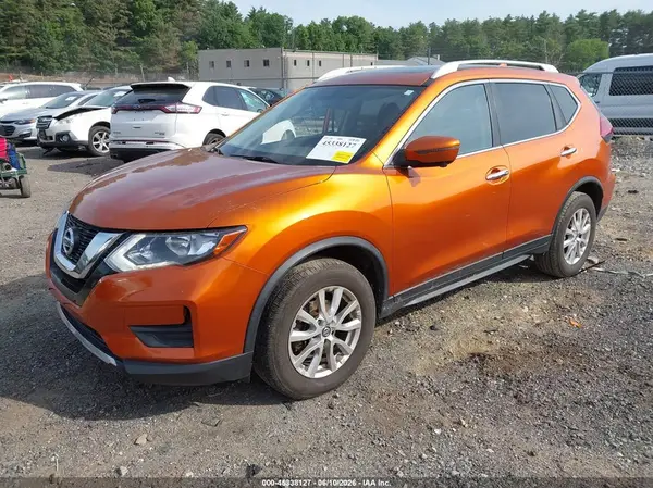 JN8AT2MVXHW008438 2017 NISSAN ROGUE - Image 2