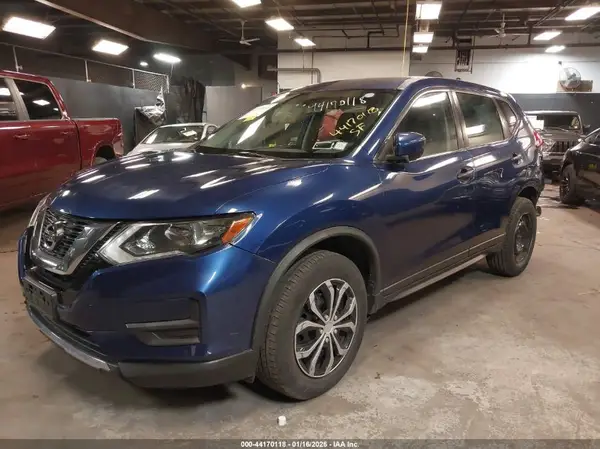 JN8AT2MVXHW008553 2017 NISSAN ROGUE - Image 2