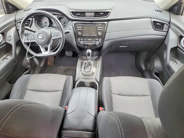 JN8AT2MVXHW008875 2017 NISSAN ROGUE - Image 8