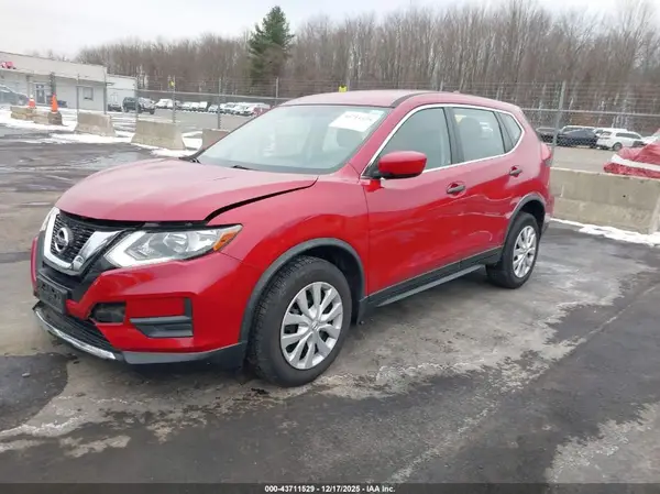 JN8AT2MVXHW009752 2017 NISSAN ROGUE - Image 2