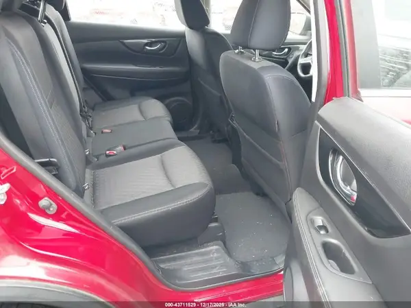 JN8AT2MVXHW009752 2017 NISSAN ROGUE - Image 8