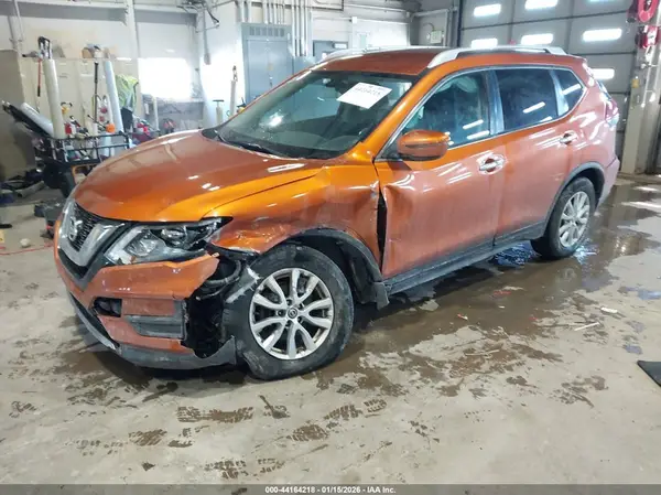 JN8AT2MVXHW013929 2017 NISSAN ROGUE - Image 2