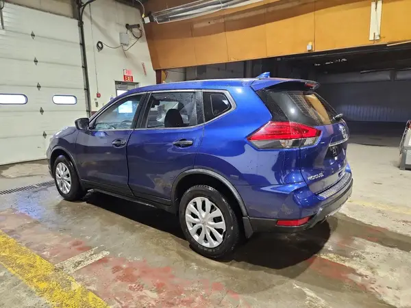 JN8AT2MVXHW014546 2017 NISSAN ROGUE - Image 2