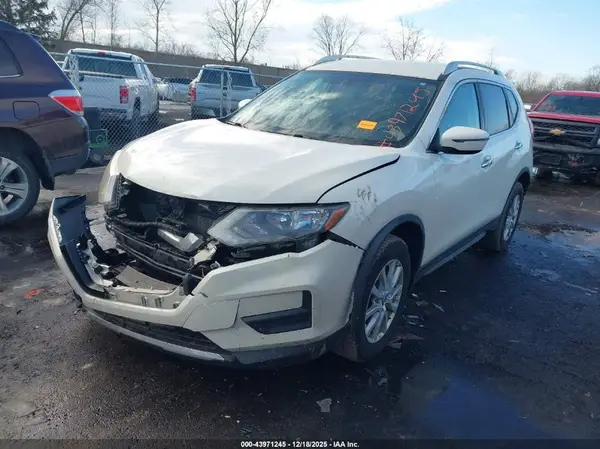 JN8AT2MVXHW016328 2017 NISSAN ROGUE - Image 2