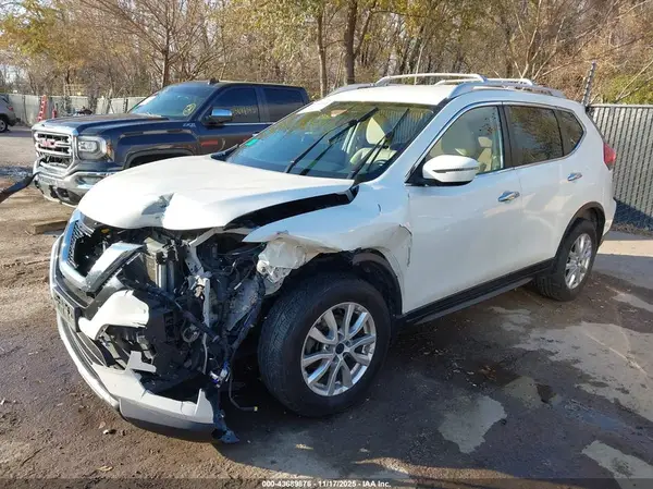 JN8AT2MVXHW016569 2017 NISSAN ROGUE - Image 2