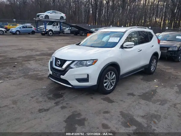 JN8AT2MVXHW017575 2017 NISSAN ROGUE - Image 2
