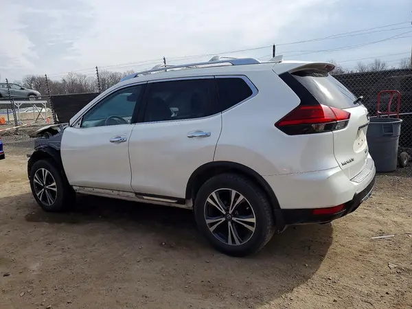 JN8AT2MVXHW019374 2017 NISSAN ROGUE - Image 2