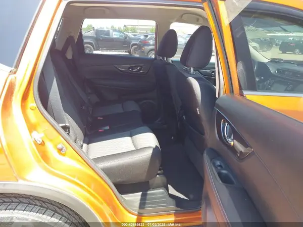 JN8AT2MVXHW021187 2017 NISSAN ROGUE - Image 8