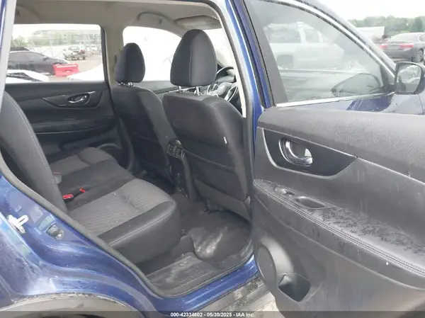 JN8AT2MVXHW021593 2017 NISSAN ROGUE - Image 8