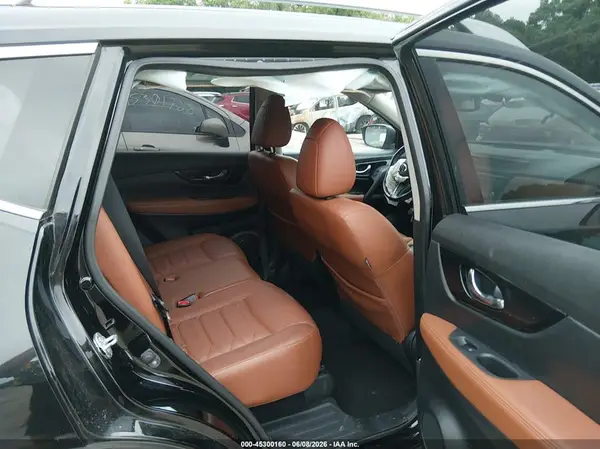 JN8AT2MVXHW024347 2017 NISSAN ROGUE - Image 8