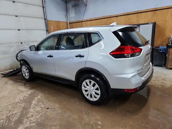 JN8AT2MVXHW025756 2017 NISSAN ROGUE - Image 2