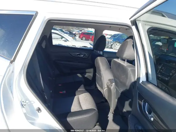 JN8AT2MVXHW028026 2017 NISSAN ROGUE - Image 8