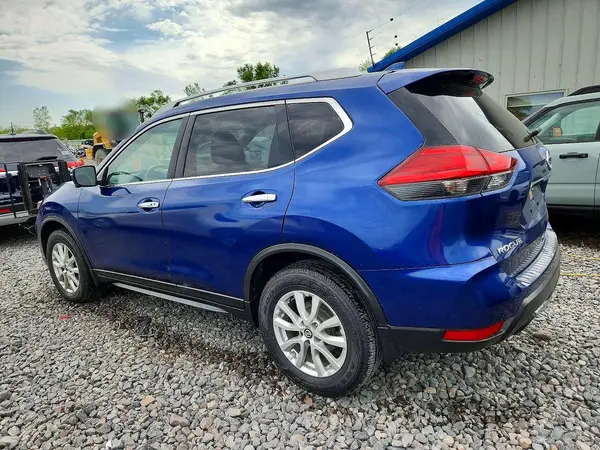JN8AT2MVXHW028107 2017 NISSAN ROGUE - Image 2