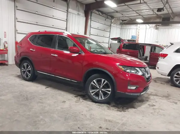 JN8AT2MVXHW251411 2017 NISSAN ROGUE - Image 1