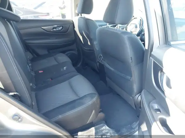 JN8AT2MVXHW252610 2017 NISSAN ROGUE - Image 8