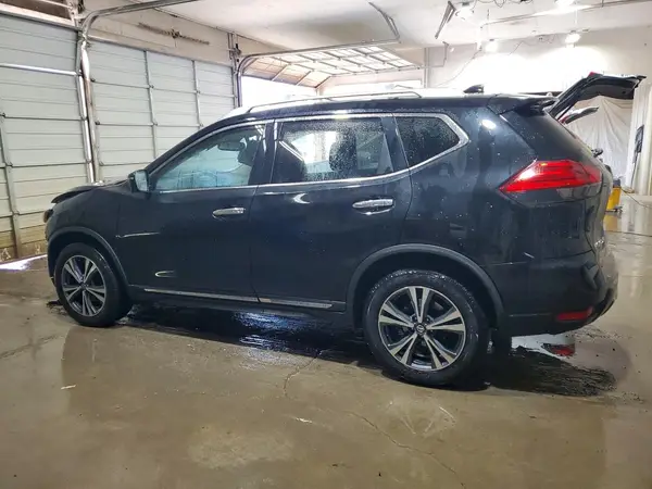 JN8AT2MVXHW256138 2017 NISSAN ROGUE - Image 2